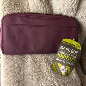 NWT Travelon women’s purple wallet